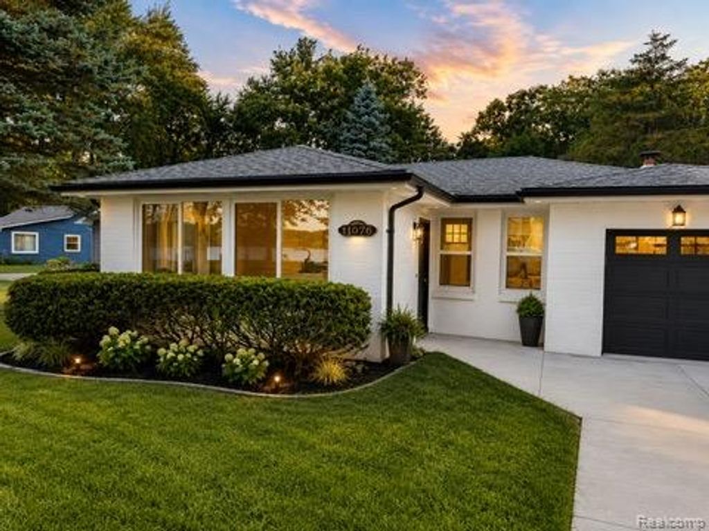 11076 Beryl Drive, White Lake Charter Township, MI 48386