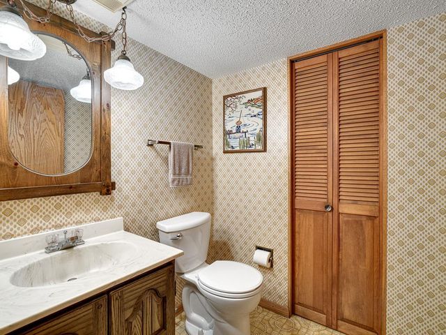 10133 Drew Avenue S, Bloomington, MN 55431