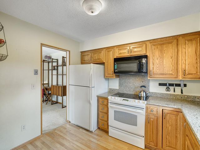 10133 Drew Avenue S, Bloomington, MN 55431