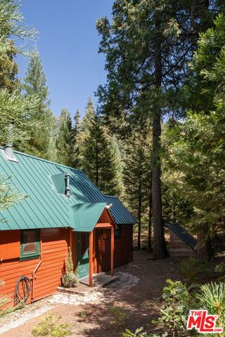 629 Lodge Lane, Twin Peaks, CA 92391
