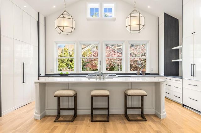 1323 N Highland Avenue NE, Atlanta, GA 30306