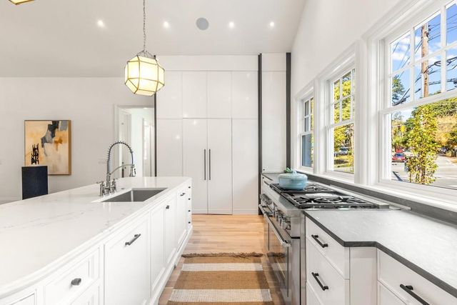 1323 N Highland Avenue NE, Atlanta, GA 30306