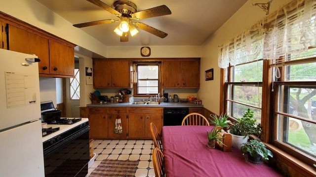 2186 Reaney Avenue E, Saint Paul, MN 55119