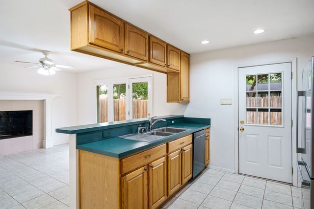 500 Worcester Way, Richardson, TX 75080