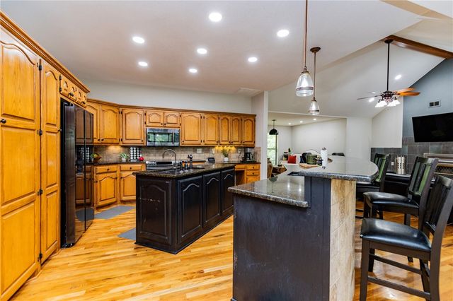 12 Marykirk Lane, Bella Vista, AR 72715