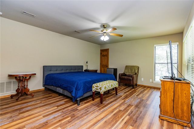 12 Marykirk Lane, Bella Vista, AR 72715