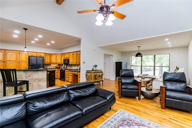 12 Marykirk Lane, Bella Vista, AR 72715