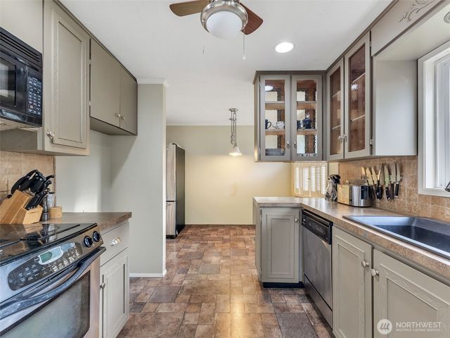 23716 J Place, Ocean Park, WA 98640