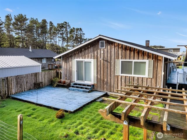 23716 J Place, Ocean Park, WA 98640