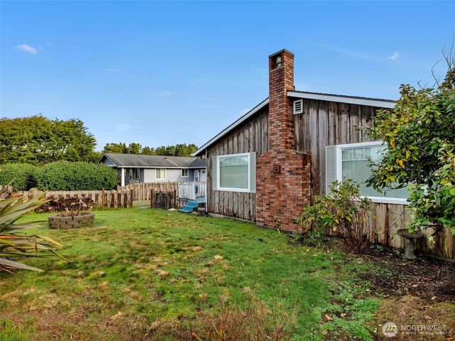 23716 J Place, Ocean Park, WA 98640