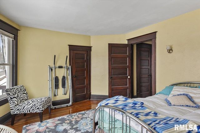 958 N 2ND Street, Springfield, IL 62702