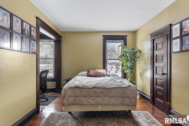 958 N 2ND Street, Springfield, IL 62702