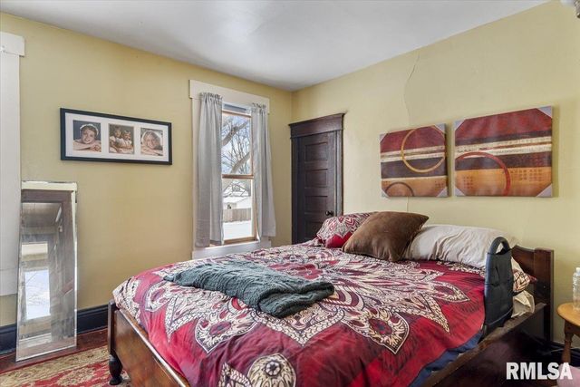 958 N 2ND Street, Springfield, IL 62702