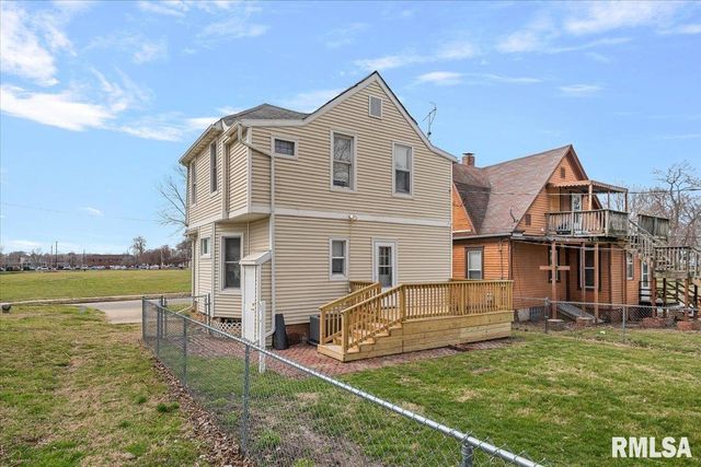 958 N 2ND Street, Springfield, IL 62702