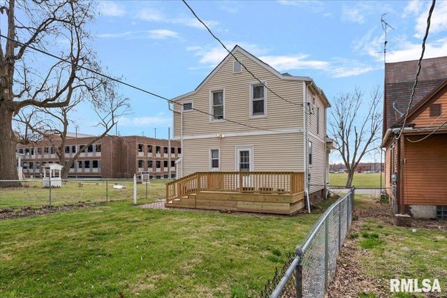 958 N 2ND Street, Springfield, IL 62702