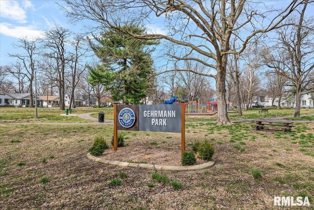 958 N 2ND Street, Springfield, IL 62702