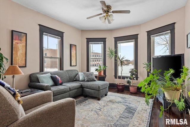 958 N 2ND Street, Springfield, IL 62702