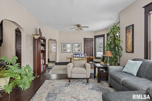 958 N 2ND Street, Springfield, IL 62702