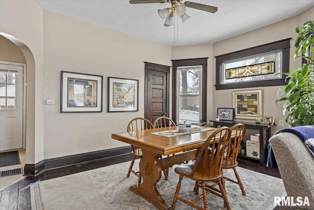 958 N 2ND Street, Springfield, IL 62702