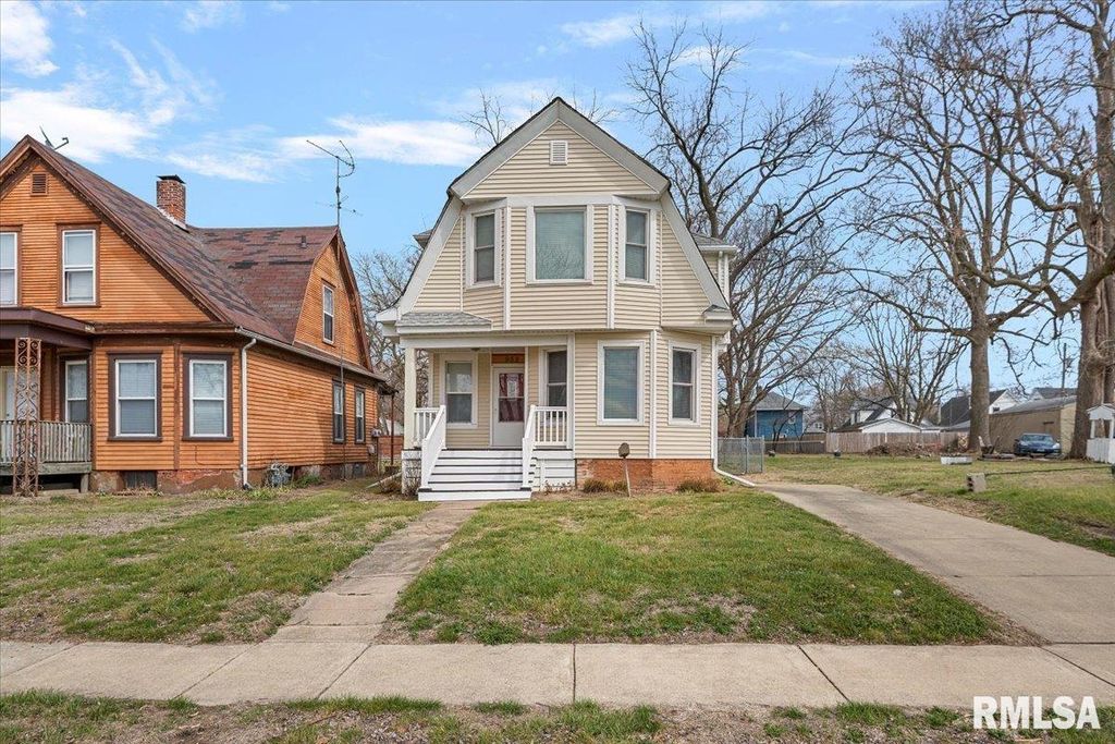 958 N 2ND Street, Springfield, IL 62702