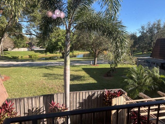 2004 20th Lane, Palm Beach Gardens, FL 33418