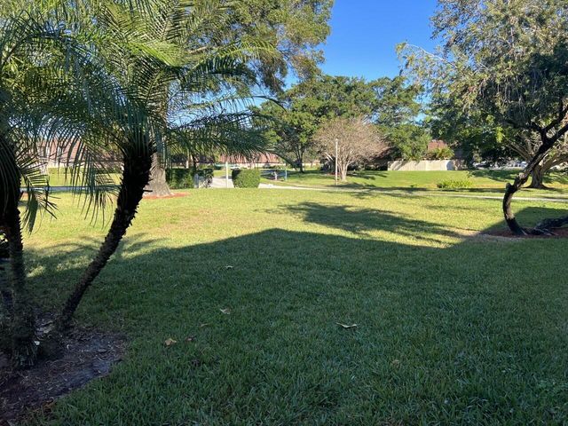 2004 20th Lane, Palm Beach Gardens, FL 33418