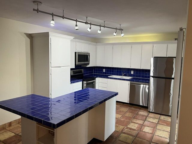 2004 20th Lane, Palm Beach Gardens, FL 33418