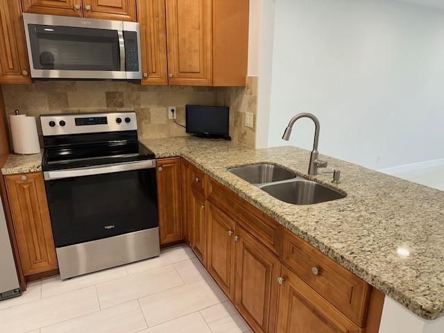 7605 NW 5th Court 208, Margate, FL 33063