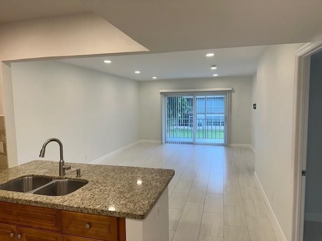 7605 NW 5th Court 208, Margate, FL 33063