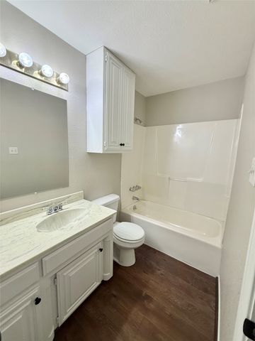 2103 Pecan Street, Bonham, TX 75418