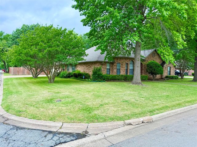 2103 Pecan Street, Bonham, TX 75418