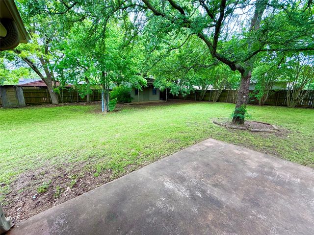 2103 Pecan Street, Bonham, TX 75418