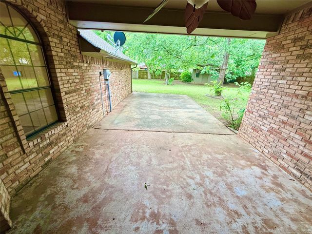 2103 Pecan Street, Bonham, TX 75418