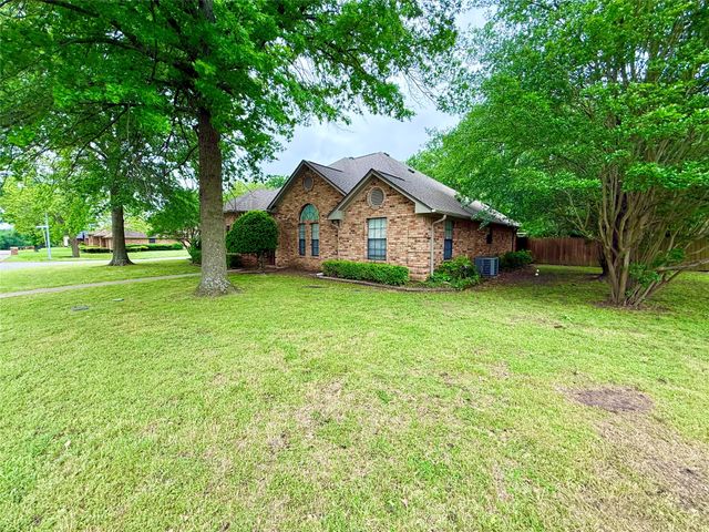 2103 Pecan Street, Bonham, TX 75418