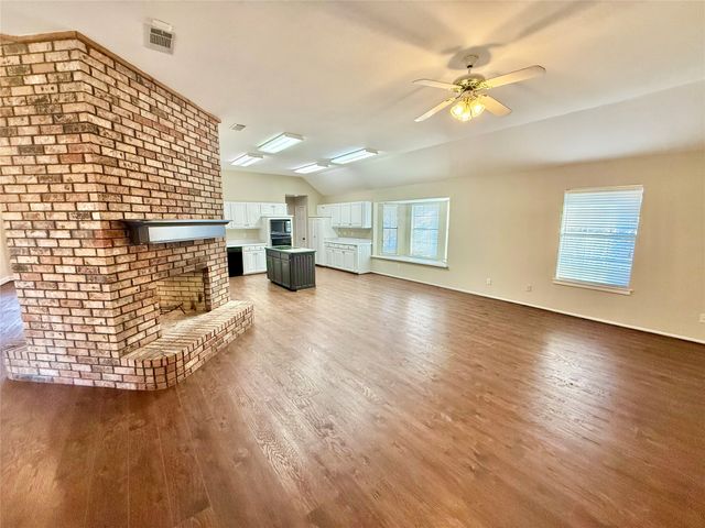 2103 Pecan Street, Bonham, TX 75418