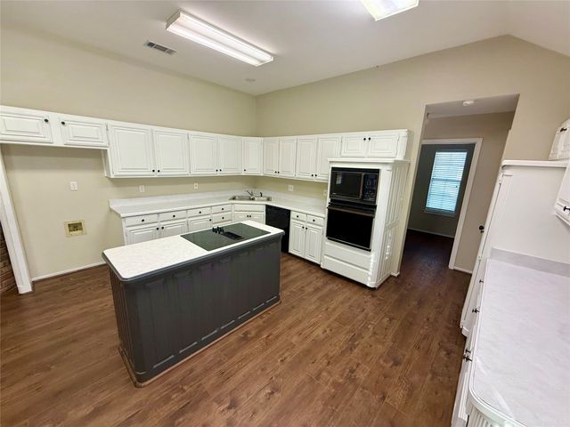 2103 Pecan Street, Bonham, TX 75418