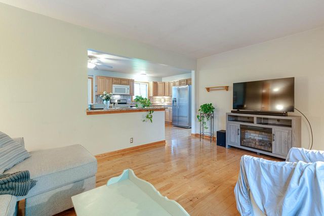 6237 238th AVENUE, Salem, WI 53168