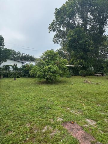 4361 NW 15th St, Lauderhill, FL 33313