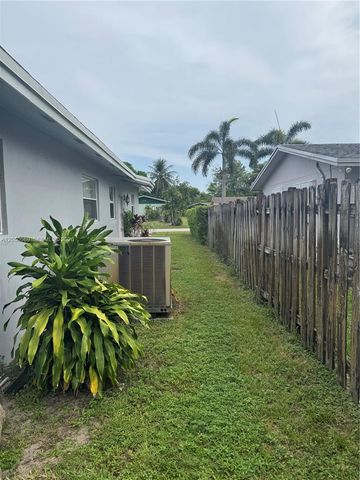 4361 NW 15th St, Lauderhill, FL 33313