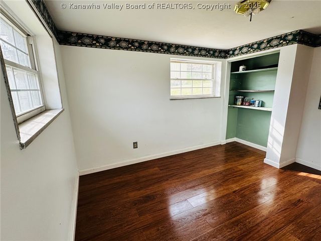 1915 Pinewood Drive, Charleston, WV 25320