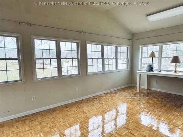 1915 Pinewood Drive, Charleston, WV 25320