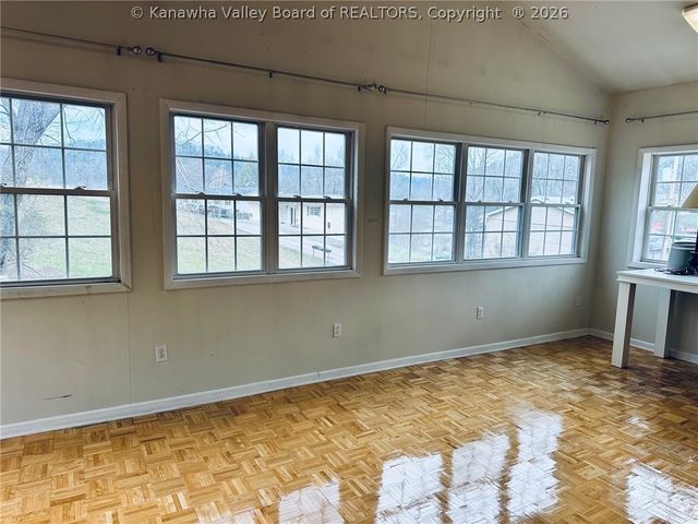 1915 Pinewood Drive, Charleston, WV 25320