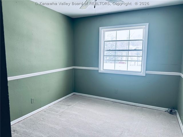 1915 Pinewood Drive, Charleston, WV 25320