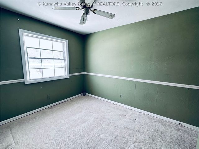 1915 Pinewood Drive, Charleston, WV 25320