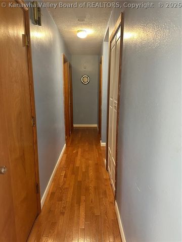 1915 Pinewood Drive, Charleston, WV 25320