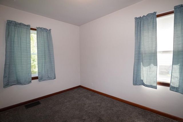 307 1st Avenue, Charles City, IA 50616