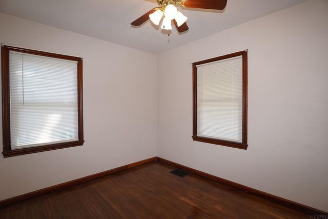 307 1st Avenue, Charles City, IA 50616