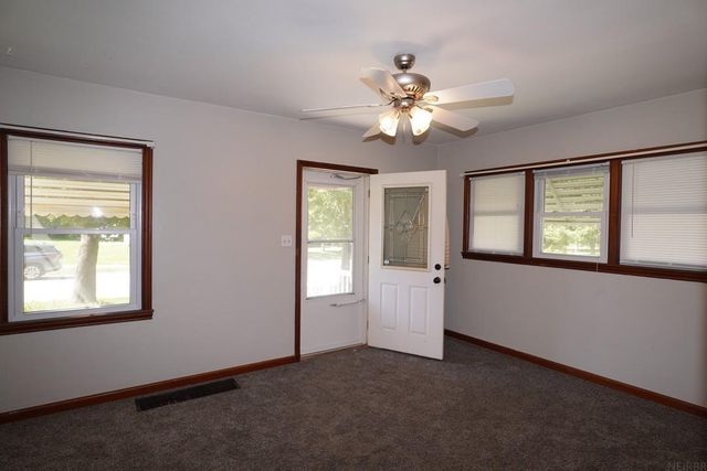 307 1st Avenue, Charles City, IA 50616
