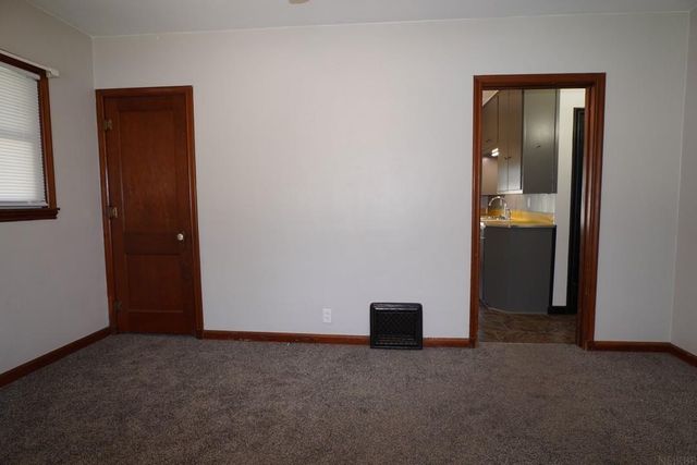 307 1st Avenue, Charles City, IA 50616
