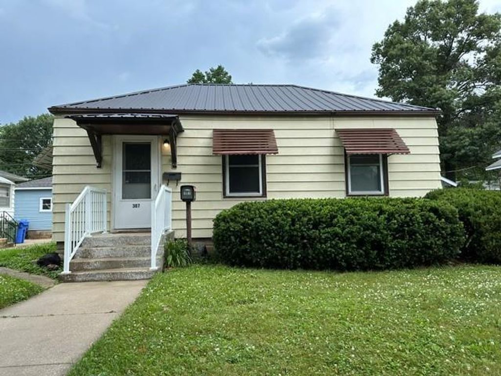307 1st Avenue, Charles City, IA 50616